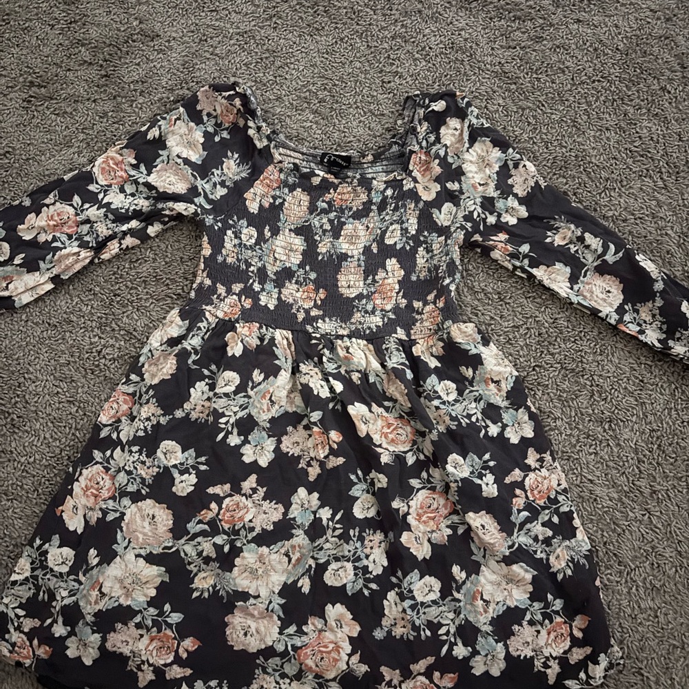 Cute summer dress longsleeve